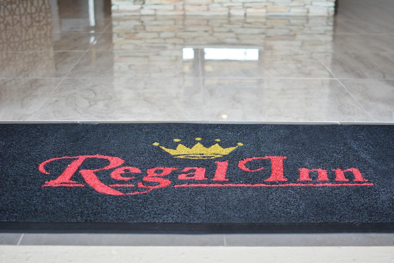 Regal 3*