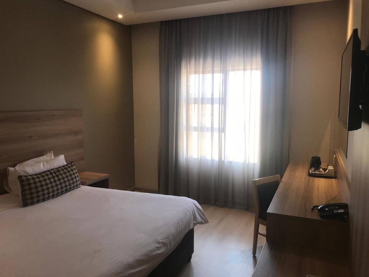 Regal 3*